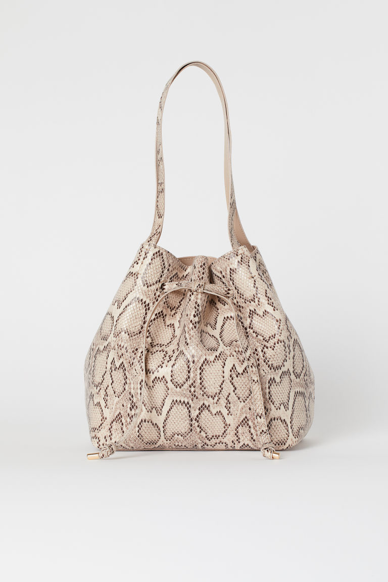 h and m bucket bag