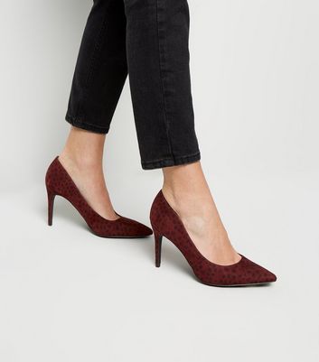 Burgundy Animal Print Pointed Court 