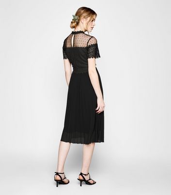 black pleated dress new look