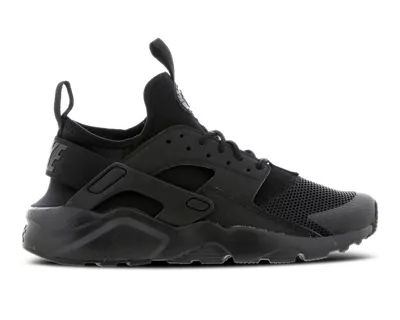 huarache ultra on feet
