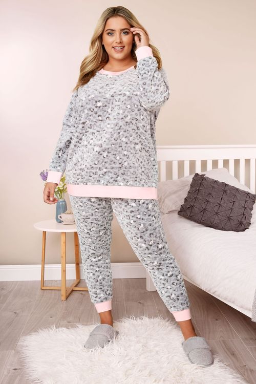 Plus Size Grey Leopard Print Fleece Pyjama Set 22-24