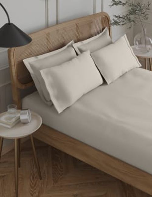 M&S Egyptian Cotton 230...