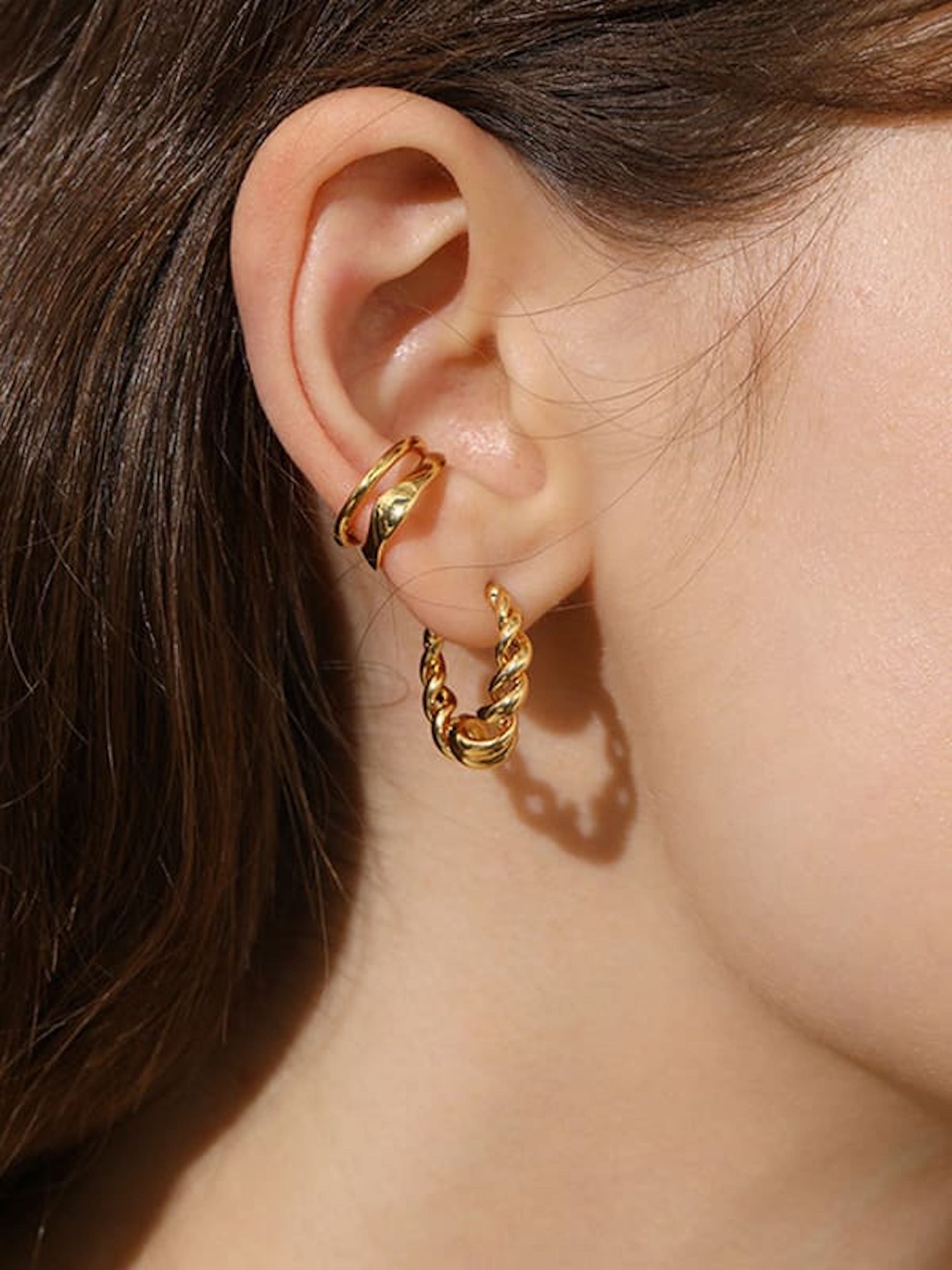 Gold hoop earrings not 2024 on the high street
