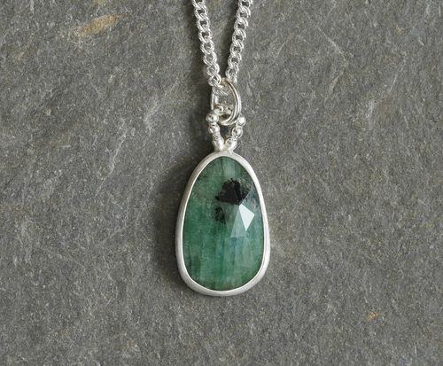 Four.35ct Natural Emerald...