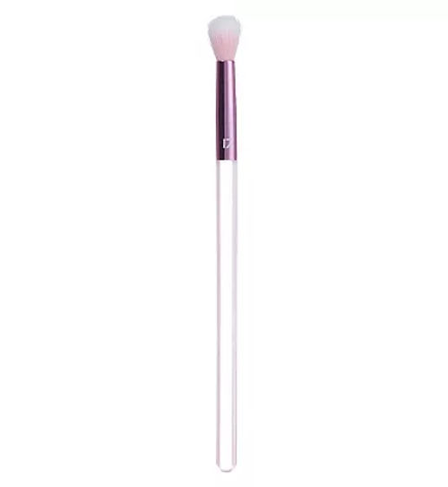 17. Tapered Eyeshadow Brush