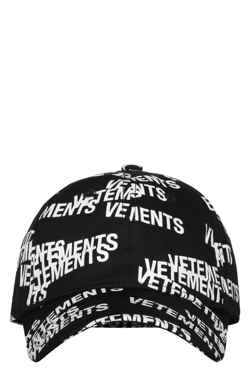 Vetements All Over Logo...