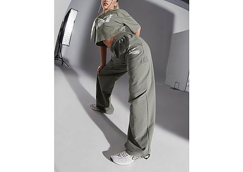 Nike Swoosh Cargo Pants -...