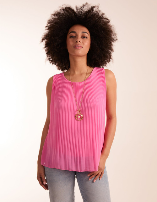 Sleevless Pleated Top With...