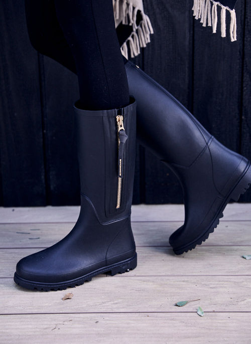 April Black Zip Wellies