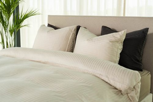 Kayori Elin Bettbezug...