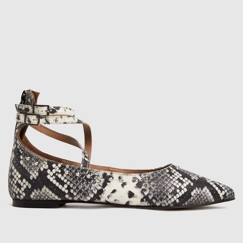 schuh laney point stud flat...