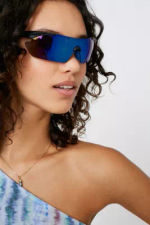 UO McLean Visor Sunglasses - black at Urban Outfitters