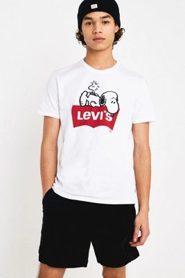 T shirt levi's on sale snoopy