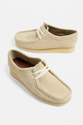 Clarks hot sale cream shoes