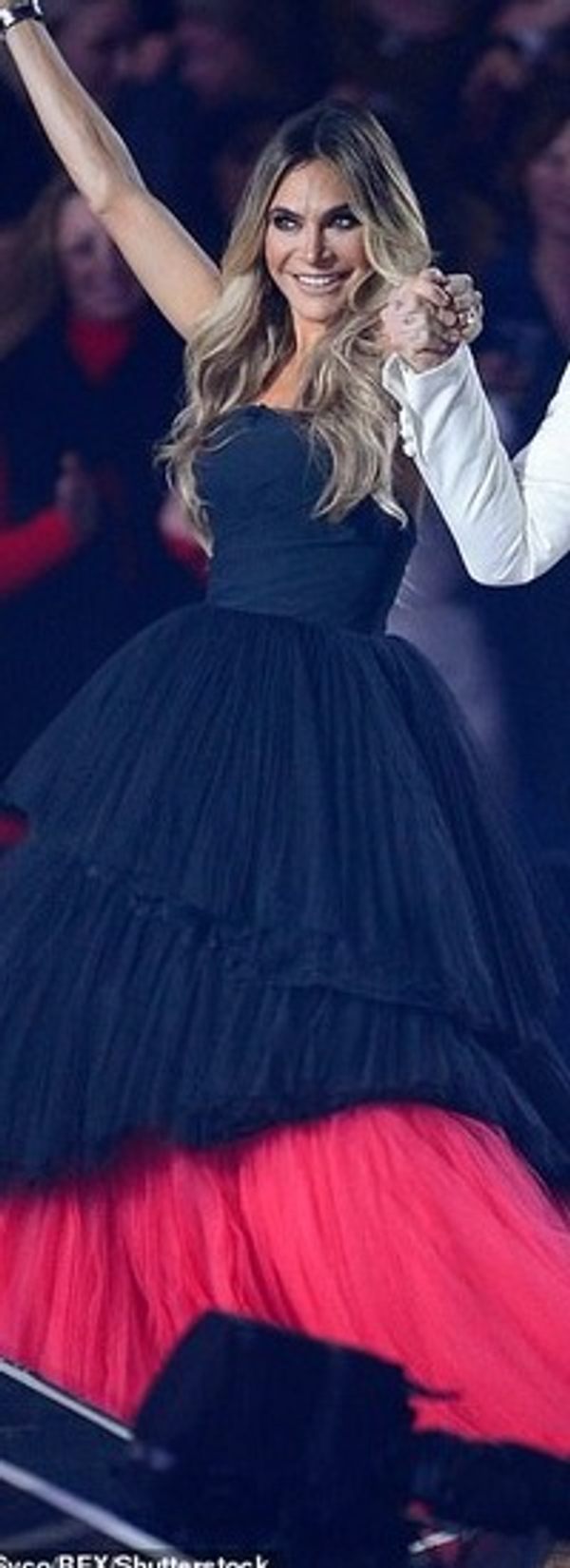 Make An Impact In A Tiered Black Tulle Gown Like Ayda Field In Viktor Amp Rolf Mailonline