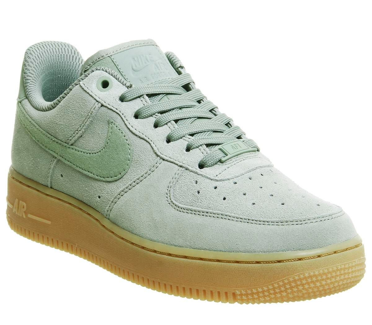 Nike air force 1 hot sale 07 trainers mica green gum