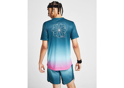 zijde Boer Extremisten Nike Pinwheel Fade T-Shirt - Blue - Mens | Compare | Union Square Aberdeen  Shopping Centre