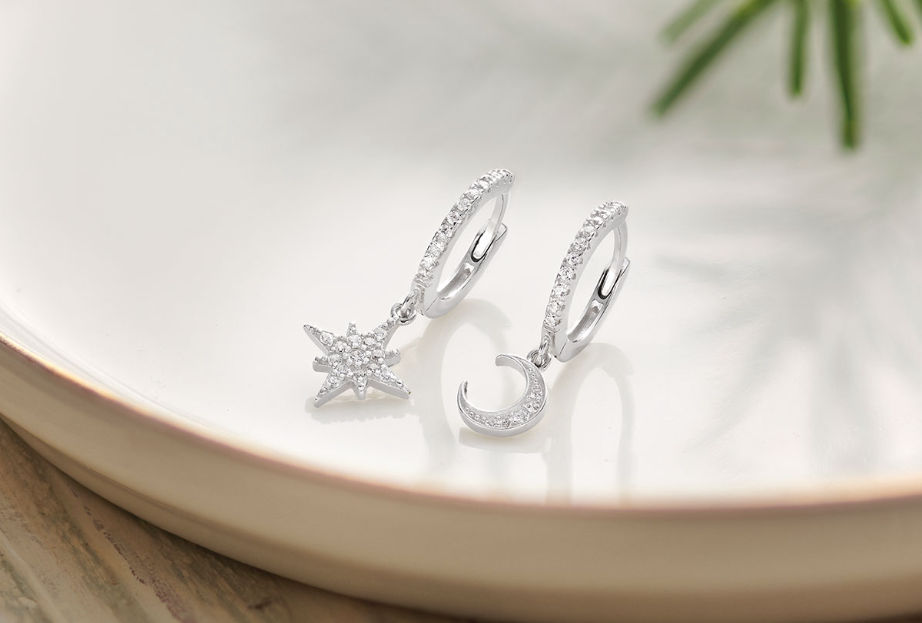 Jewellery store under 200