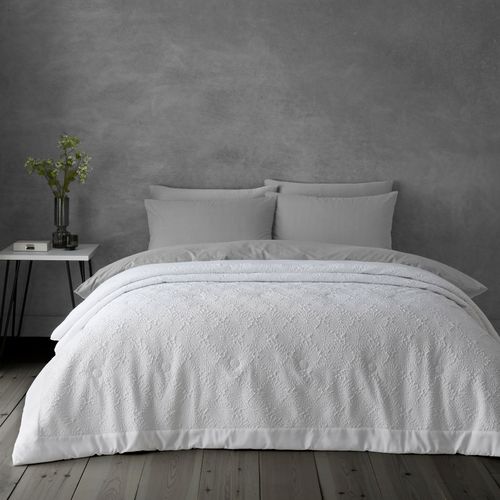 Astra Bedspread White