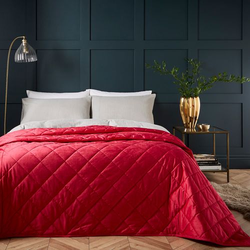 Castleton Bedspread Magenta