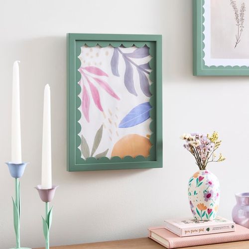 Remi Scalloped Photo Frame