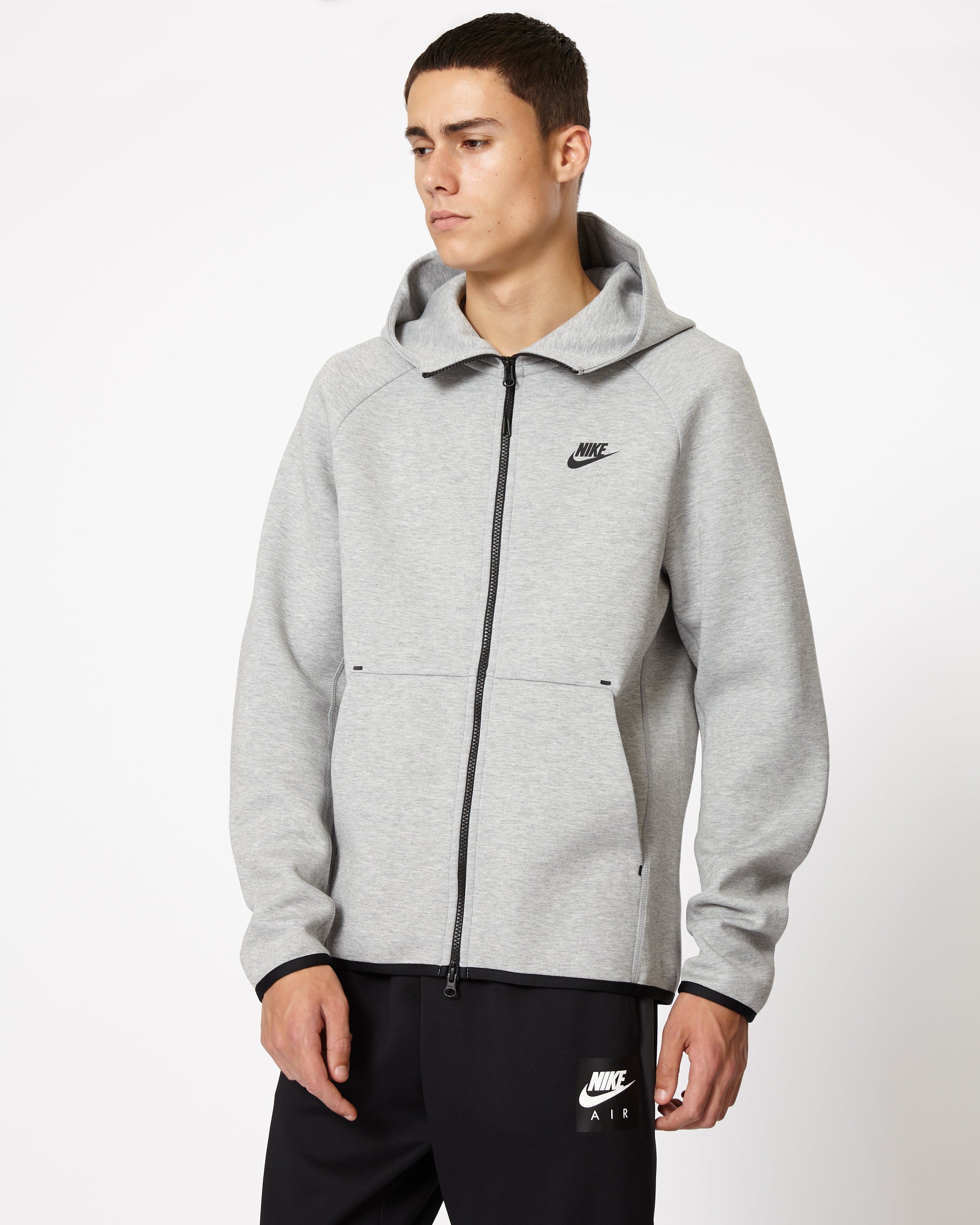Nike tech fleece shop hoodie foot locker