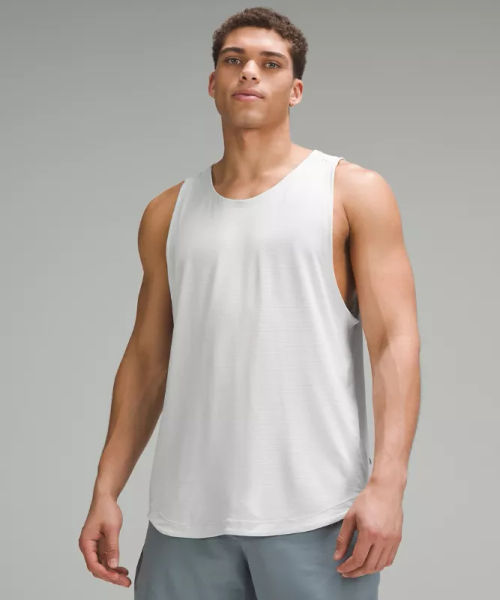 lululemon – Men's License to...