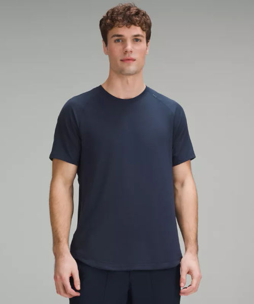 lululemon – Men's License to...