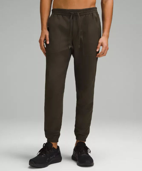 lululemon – Men's License to...