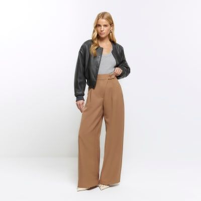 River Island Womens Black Shirred Crop Wide Leg Trousers | £26.00 |  Buchanan Galleries