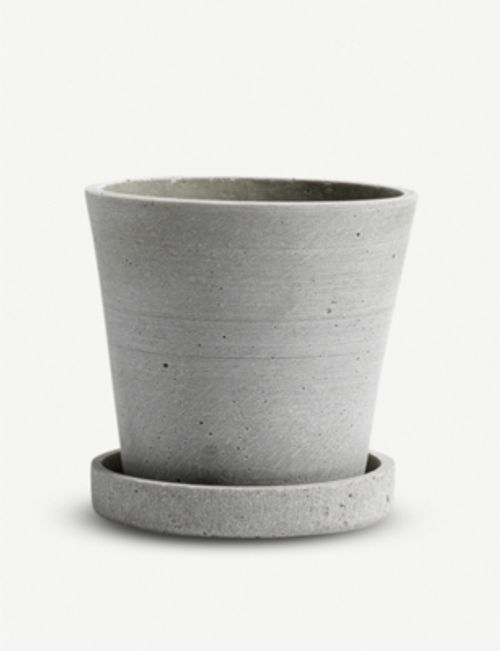 Small polystone flower pot...