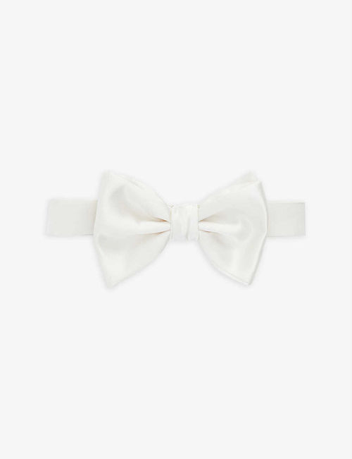 Satin-texture silk bowtie