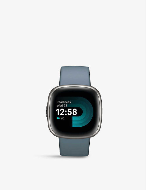 Versa 4 fitness tracker