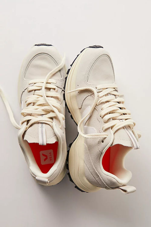 Veja Venturi Sneakers at Free...