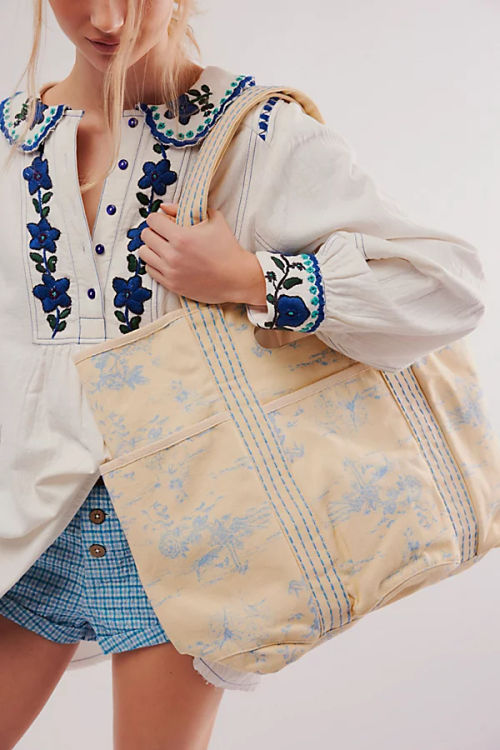 Printed Caravan Tote by FP...