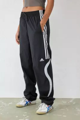 adidas originals adicolor adibreak popper pants in black