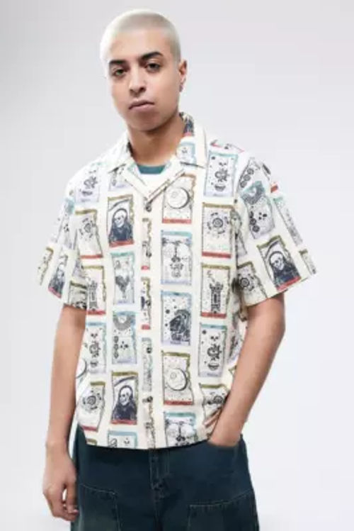 UO Tarot Shirt L at Urban...