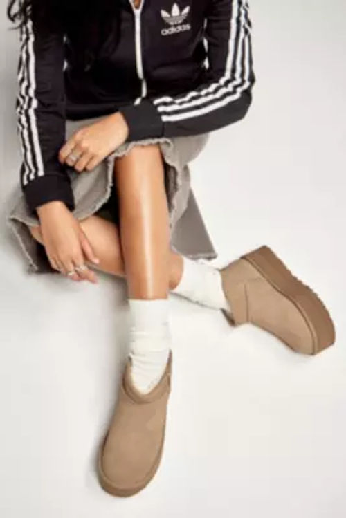 UGG Sand Classic Ultra-Mini...