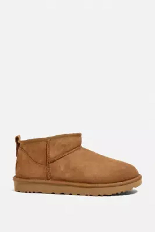 UGG Chestnut Classic...