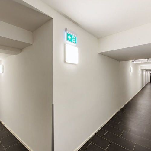 LED Wand- und Deckenleuchte...
