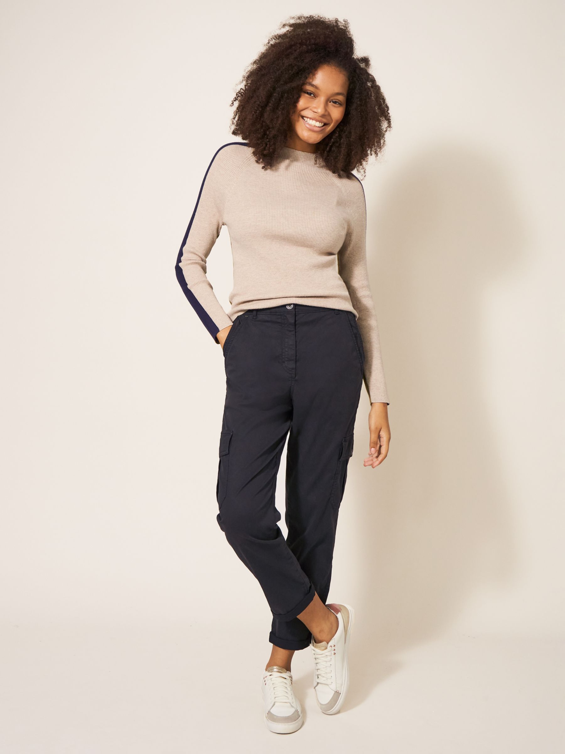 Aritzia // White Contrast Stitch Cargo Pant – VSP Consignment