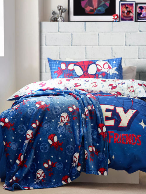 Spidey And His Amazing Friends Fleece Throw, £16.00