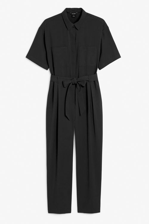 Short-sleeved flowy jumpsuit...