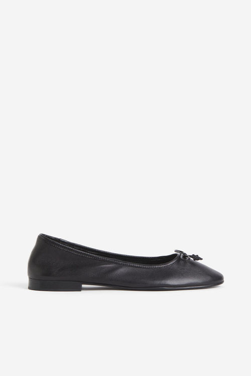 H & M - Leather ballet pumps...