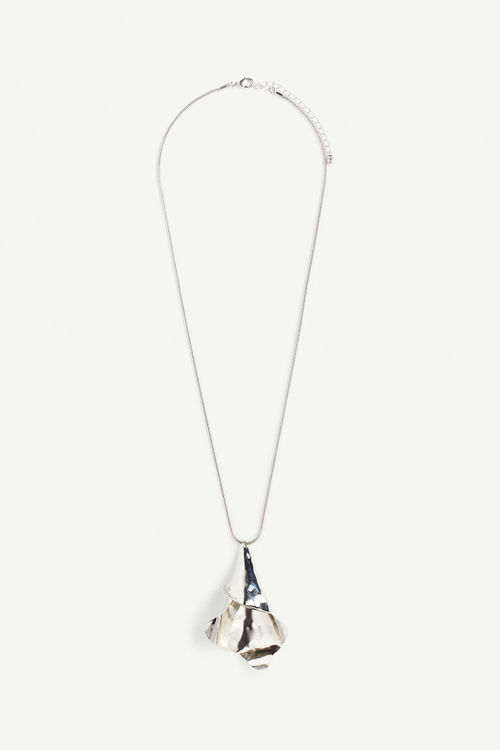 H & M - Petal-pendant...