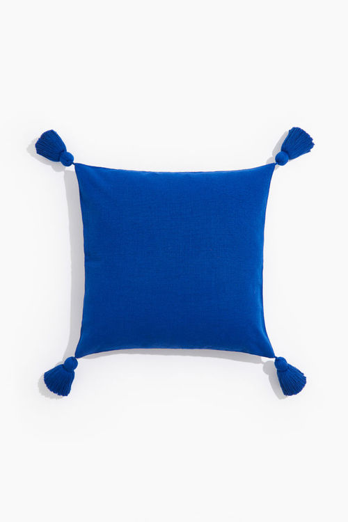 H & M - Tasselled cushion...