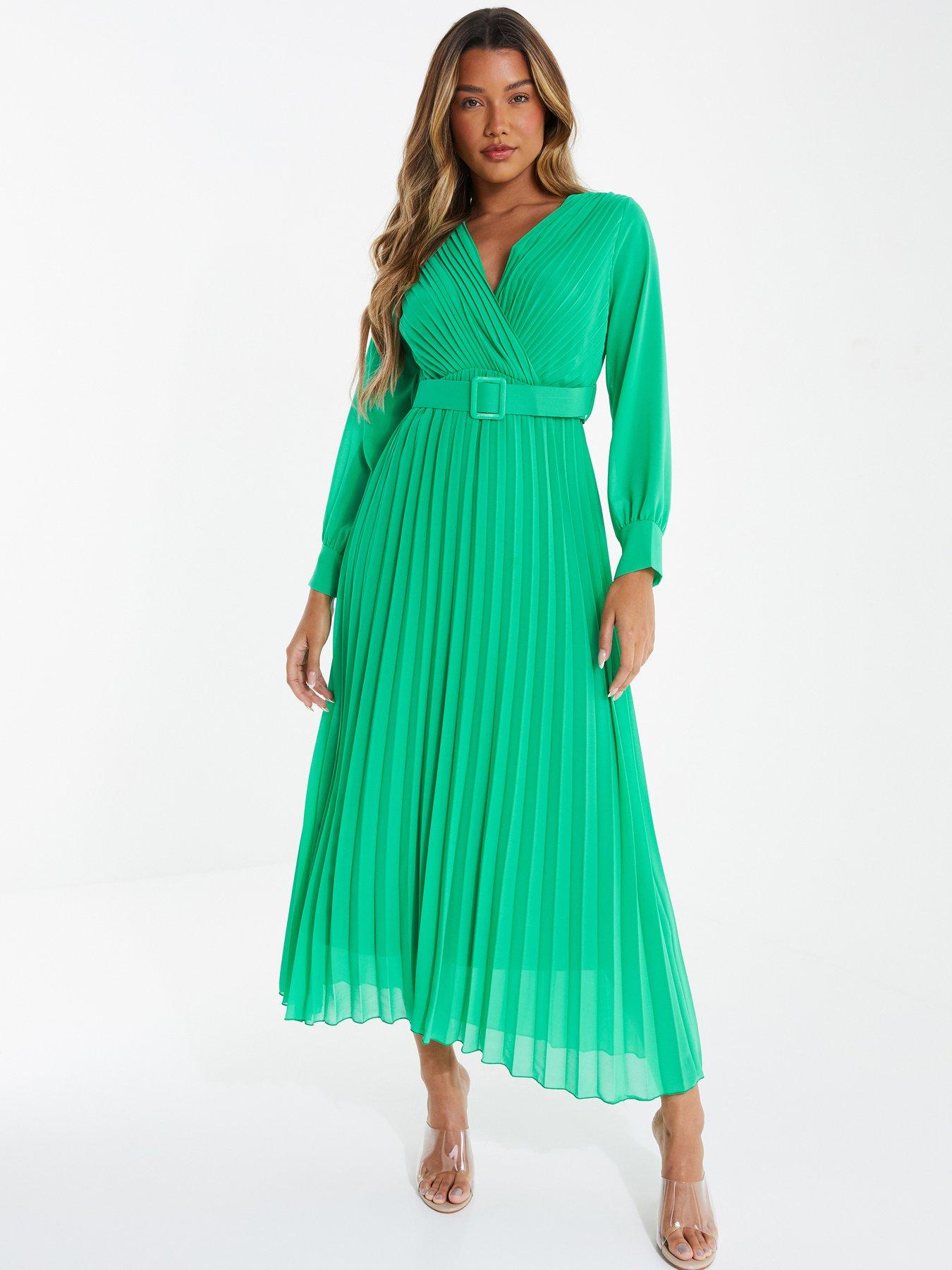 Pleated midi clearance skirt quiz