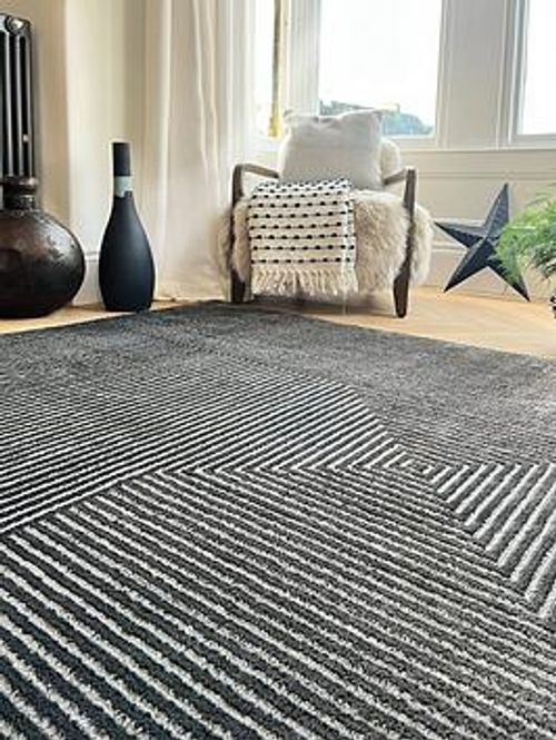 Pyramid Rug