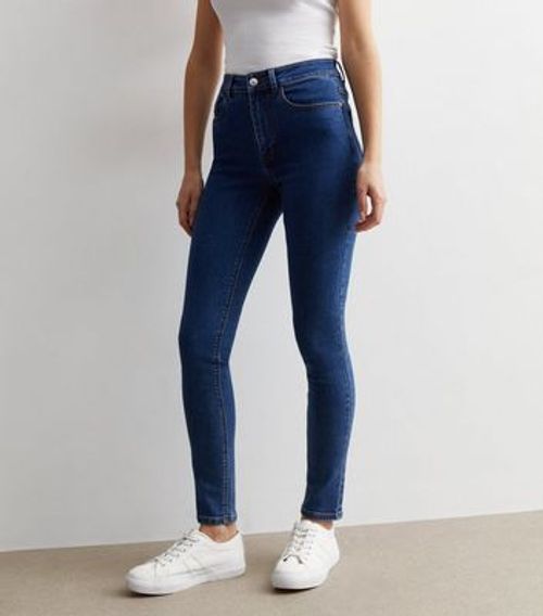 Blue Mid Rise Amie Skinny...