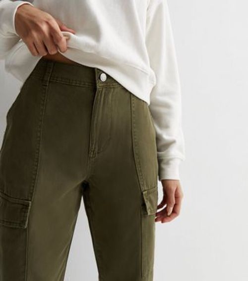 New Look cuffed cargo pants in khaki